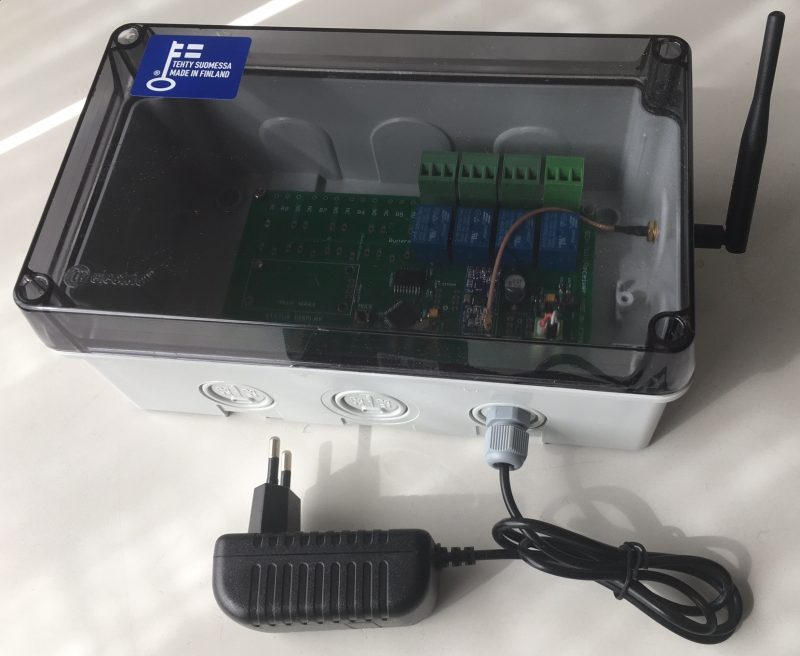 Relekortti kaukosäätimellä ja kuittaustoiminnolla